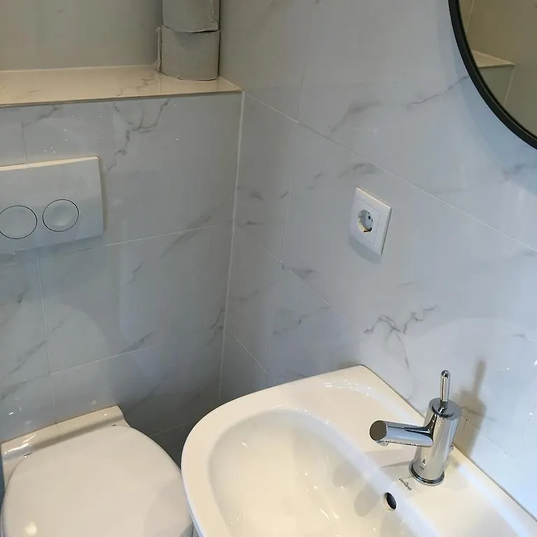 Apartment Schloss Alt Erlaa Vienna